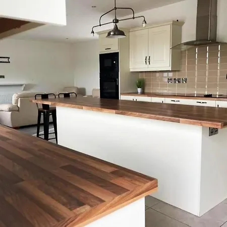 Retreat - Modern 3 Bed House Killarney Holiday home Fossa