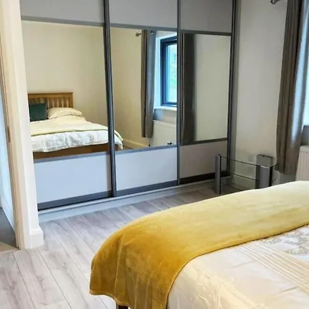 Retreat - Modern 3 Bed House Killarney بيت للعطل