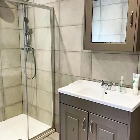 Retreat - Modern 3 Bed House Killarney بيت للعطل Fossa