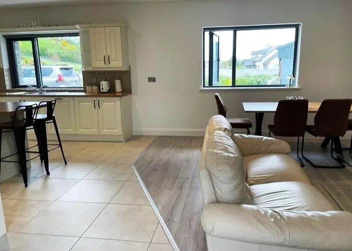 Retreat - Modern 3 Bed House Killarney *